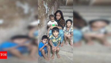 Four kids of braveheart who died rescuing girl struggle to survive | Mumbai News